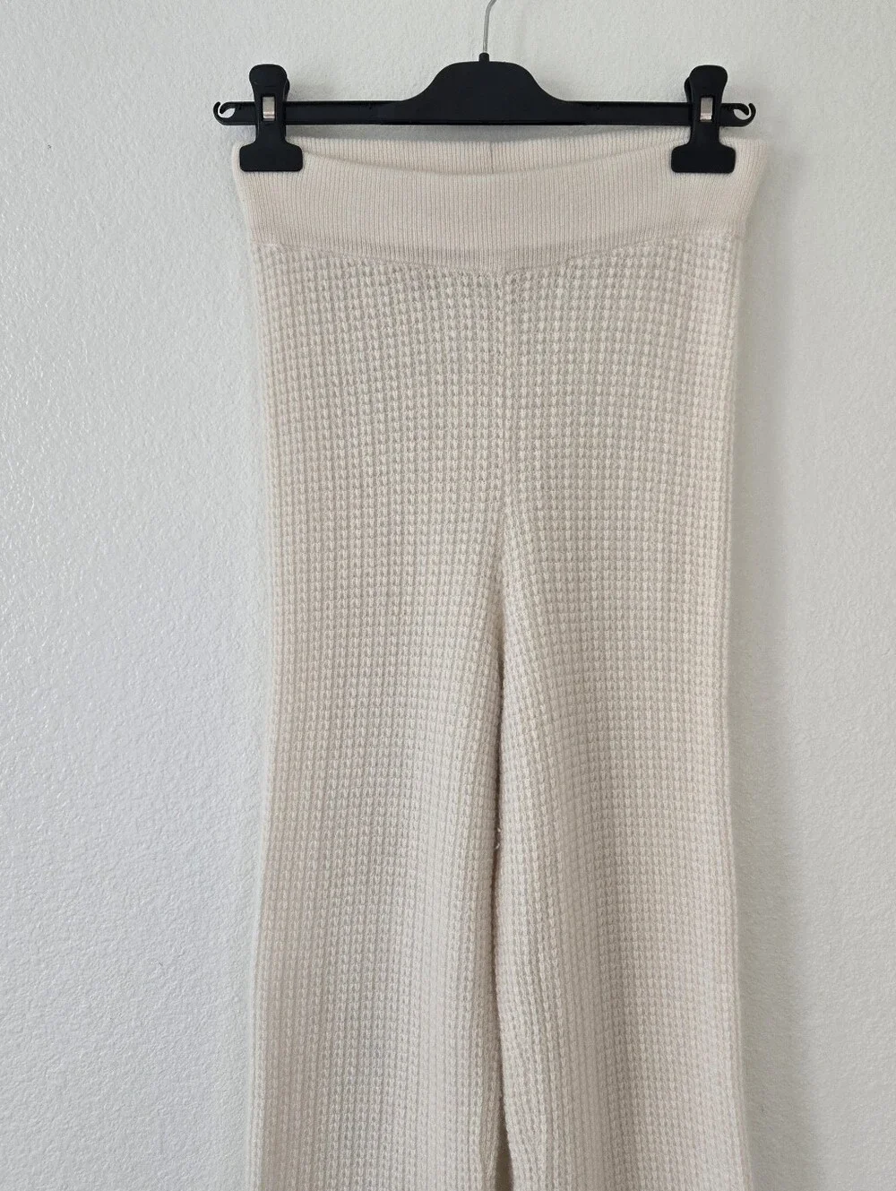ALO Yoga 100% Cashmere High-Waist Plush Waffle Pant Size Small Ivory Luxury Soft